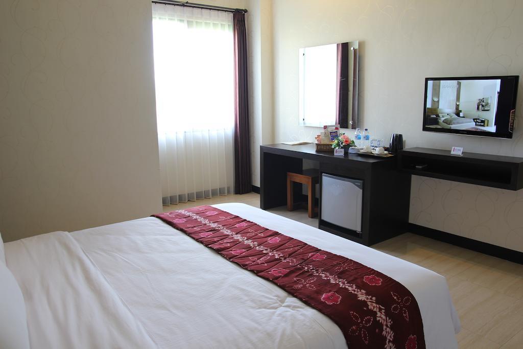 Hotel Roditha Banjarbaru Банджармасин Номер фото